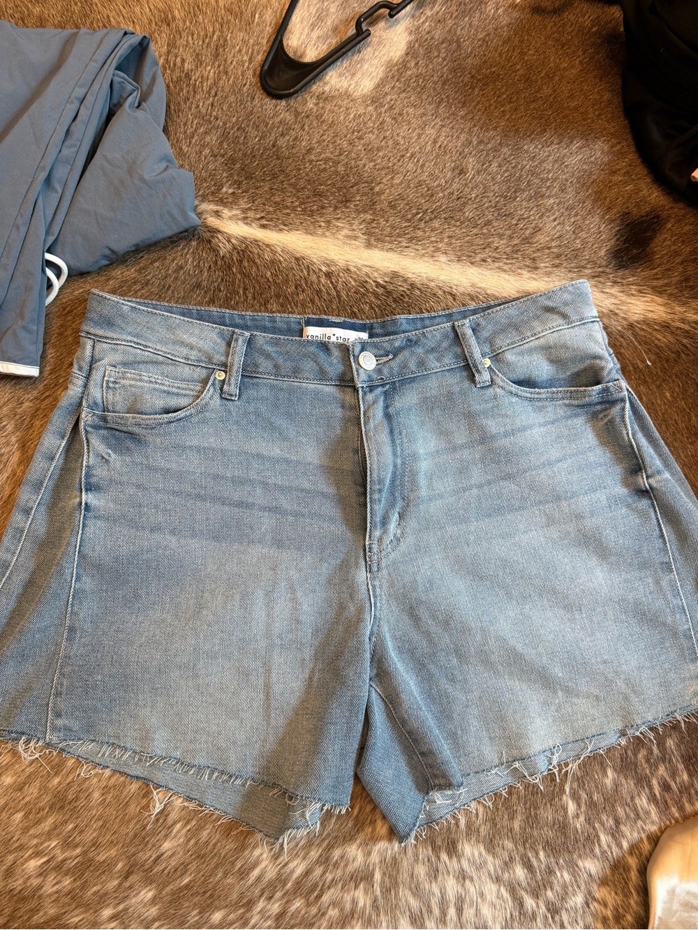 Flowy denim shorts